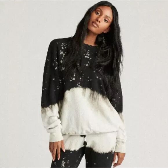 Strut This Tops - REVOLVE Strut This Sweatshirt in Midnight Tie Dye - Size: X-Small - NWT